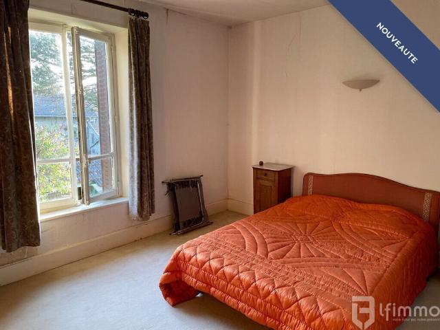Maison à rénover en plein centre de La Vôge les Bains – 150 m²