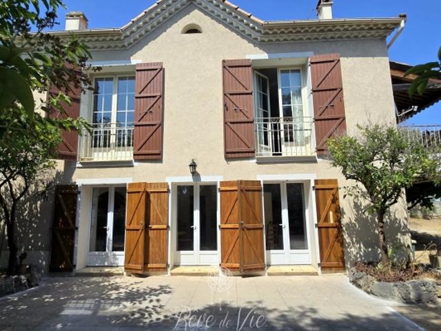 MAISON À RÉNOVER LE LAVANDOU CENTRE VILLE PROCHE PLAGES