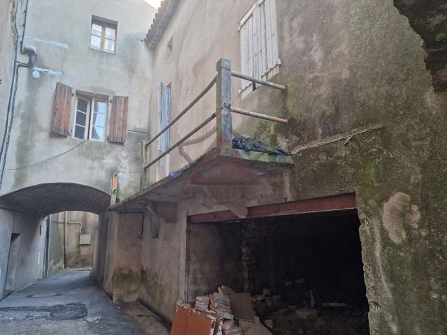 MAISON A RENOVER LES MAGES