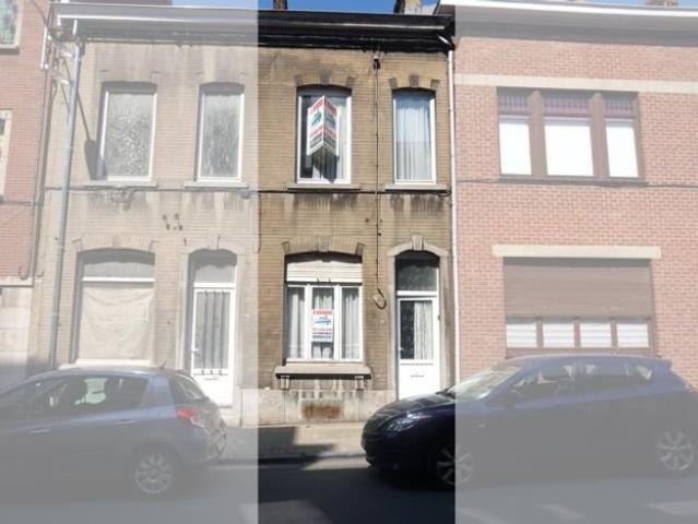 MAISON A RENOVER PARTIELLEMENT AVEC JARDIN ET 3 CHAMBRES