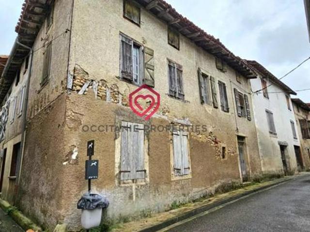 Maison à renover, petit budget 28 000 / 350 m2 le Mas d'Azil