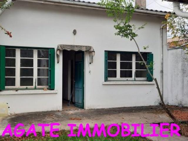 MAISON A RENOVER SUR 600M² DE TERRAIN 33840 CAPTIEUX
