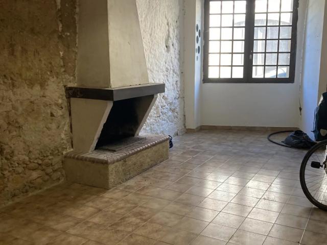 Maison à rénover sur Daumazan sur Arize