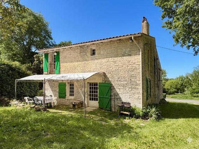 Maison à rénover. Tout à l'égout
