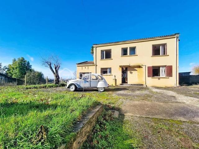 Maison à rénover, vue panoramique et fort potentiel locatif à Miradoux