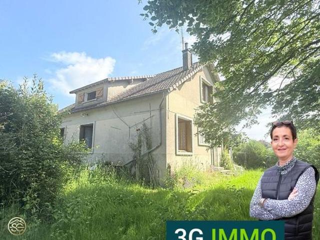 Maison à rénover 110 m² 4 chambres sous sol total dépendances terrain 680 m² Gressey