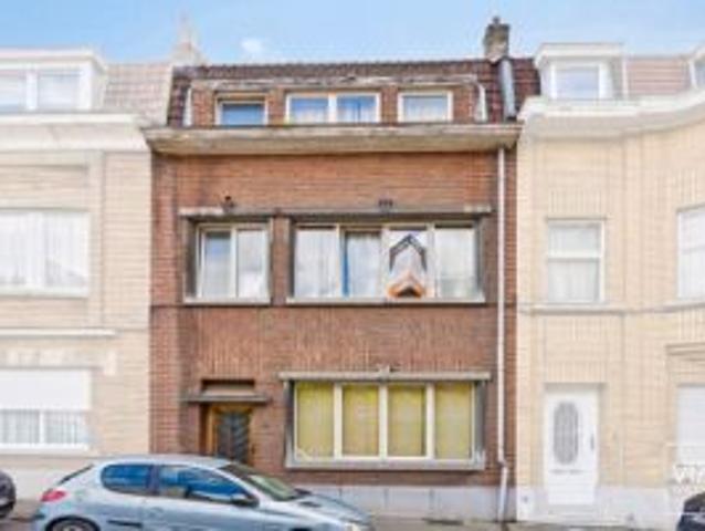Maison à rénover 3 chambres avec jardin et terrasse