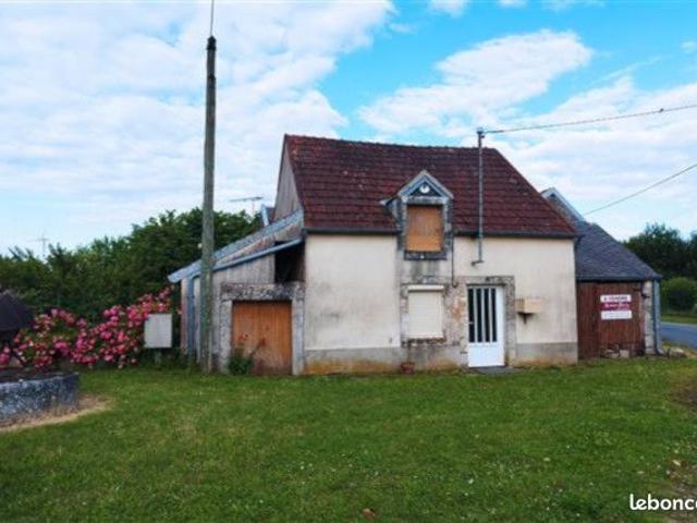 Maison à rénover 50 m² garage attenant, grenier, dépendances