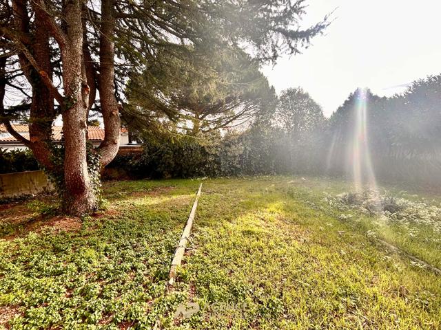 Maison à rénover 94M2 St Xandre proche commerces