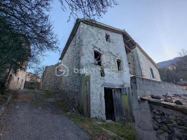 Maison à retaper entièrement