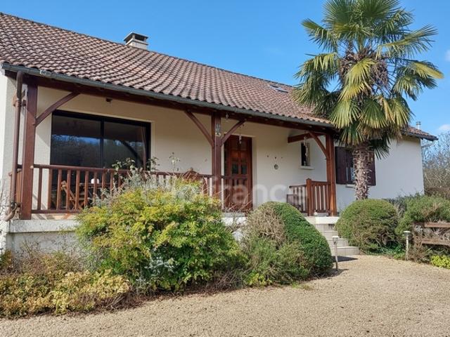 Maison à Sergeac de 151m², 6 pièces, au calme, sans vis à vis, sans travaux avec vue dégagée + garage XXL + chalet