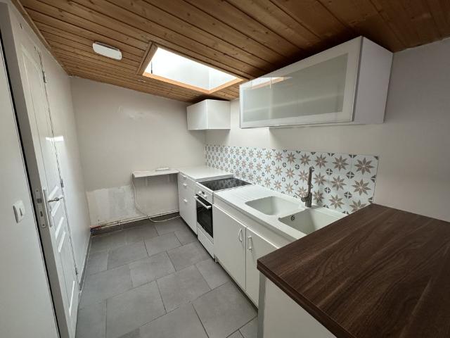 MAISON AMIÉNOISE 2 PIECES NON MEUBLÉE QUARTIER SAINT HONORÉ