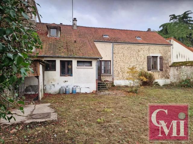 Maison ancienne 3 chambres à rénover sur 407m2 de terrain