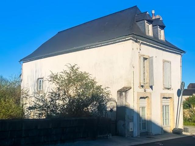 Maison ancienne 150 m² | 3 chambres | Jardin| Combles aménageables
