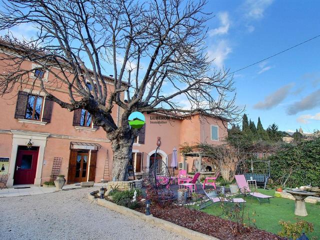 Maison ancienne 5 chambres avec jardin au coeur de Bedoin 230m² Bédoin
