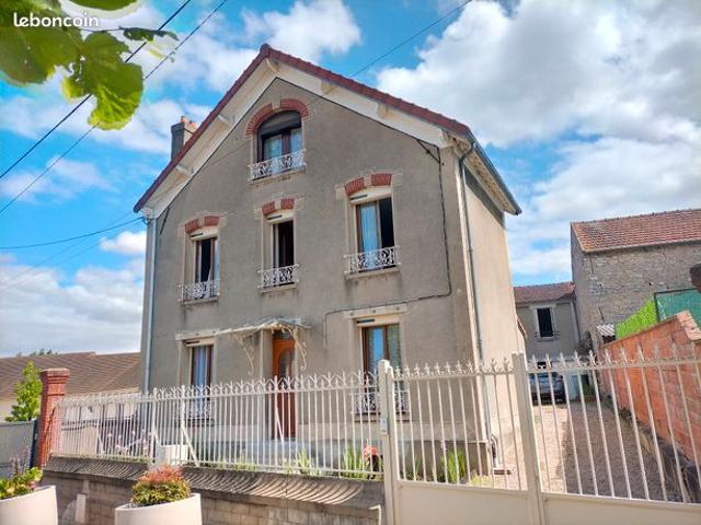 Maison ancienne 5 pièces + dépendance SAINT MARTIN LA GARENNE