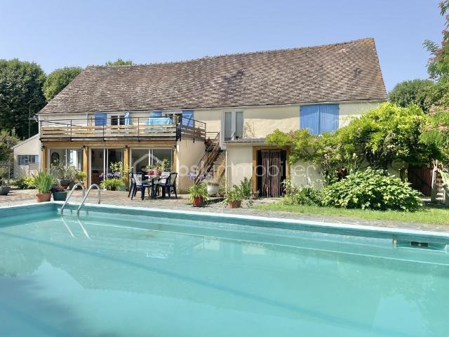 Maison ancienne avec 6 chambres, triple garages, T2 indépendant