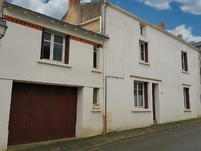 Maison ancienne à vendre au Cellier d'environ 136 m2