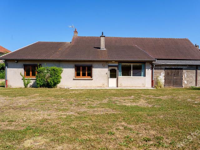 Maison ancienne à rénover de 5 pièces avec grand terrain à C. 142m² Champforgeuil