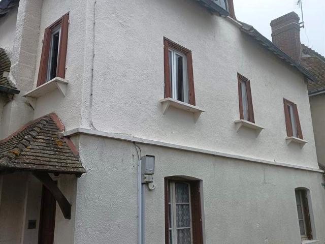 MAISON ANCIENNE À RÉNOVER EN PLEIN COEUR DE VILLE