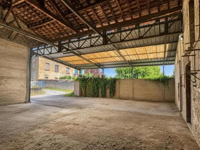 Maison ancienne à réhabiliter – Un projet de vie au cœur de Saint Didier de Formans