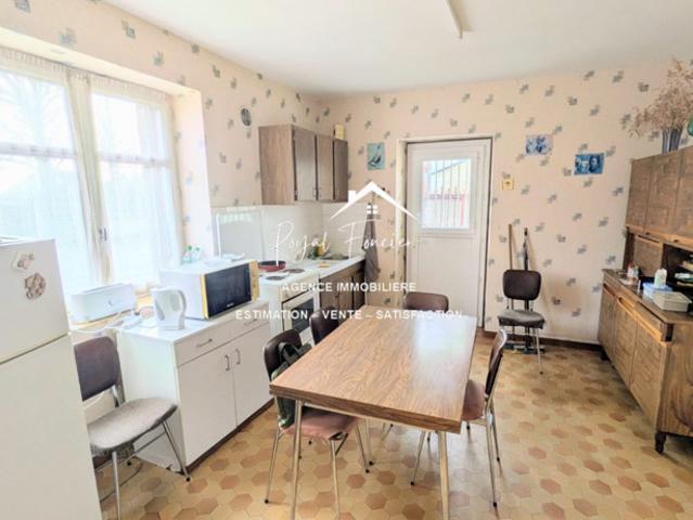 Maison ancienne avec beaucoup de potentiel