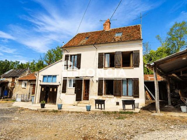 Maison ancienne avec garage, terrasse et beau potentiel d’évolution – Secteur Coincy