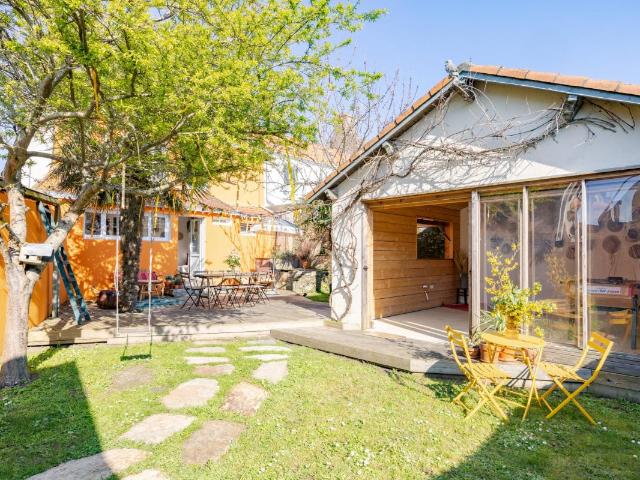 Maison ancienne avec jardin