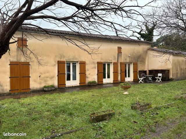 Maison ancienne avec plus d'un hectare de terrain