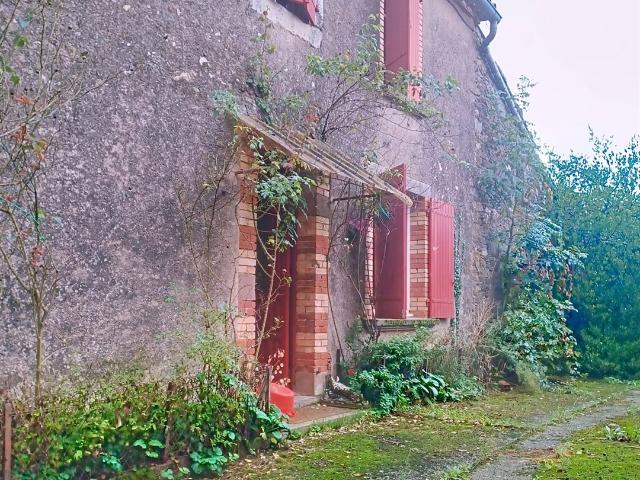maison ancienne de 140m² avec dépendances 141m² Terre De Bancalié