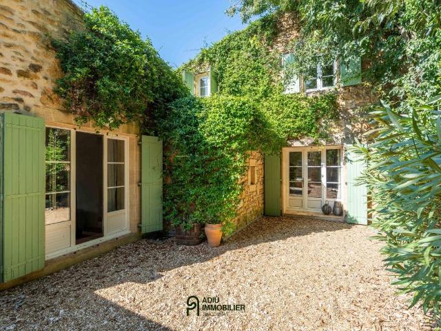 Maison ancienne de 1700 avec dépendance et piscine 205m² Uzès