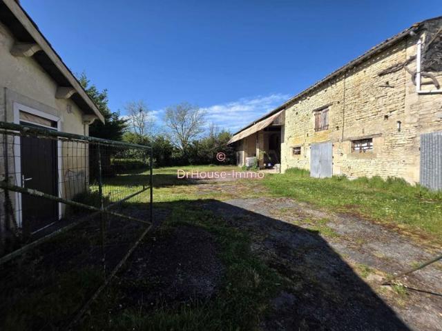 Maison ancienne de caractère 137 m² 4 chambres Dépendances 270m² Terrain arboré