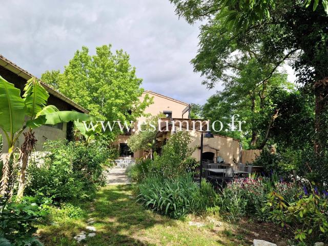 Maison ancienne en 8 pièces principales