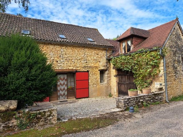 Maison Ancienne en pierre avec 2 Terrasses, Cour, Jardin 145m² Gourdon