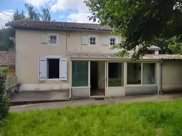 MAISON ANCIENNE ET DEPENDANCES