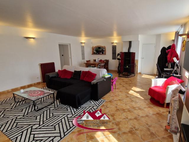 Maison ancienne sur 400 m2 de terrain clos