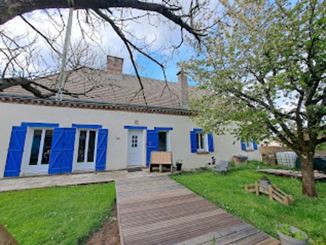 Maison ancienne plain pied en très bon état avec grenier amé