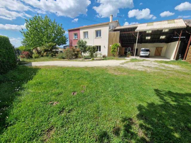 Maison ancienne récemment rénovée avec belle vue sur les cot