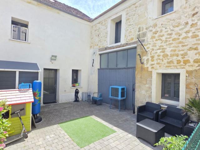 Maison ancienne rénovée ! 3 pièces / 2 ch | EXTERIEUR ET PLACES DE PARKING