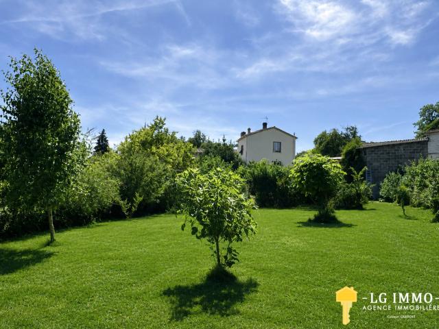 Maison Ancienne Rénovée Avec Dependances, Jardin De 1000 M2. 105m² Mortagne sur Gironde
