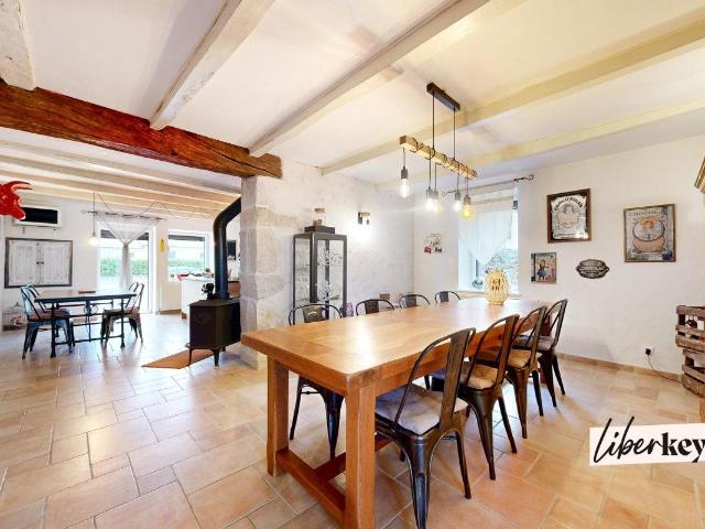 Maison ancienne rénovée – Charme et douceur de vivre aux por. 180m² Auxonne