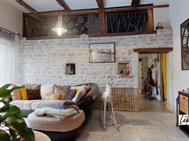 Maison ancienne rénovée – Charme et douceur de vivre aux por. 180m² Villers Rotin