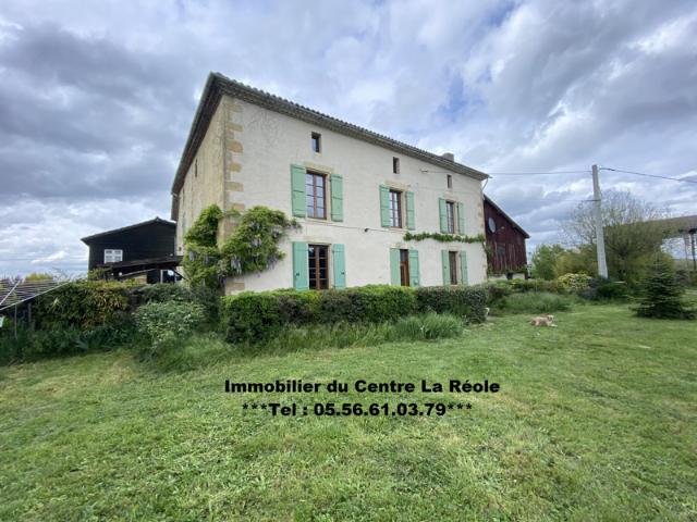 Maison ancienne rénovée de 240 M2 avec dépendances sur 6414