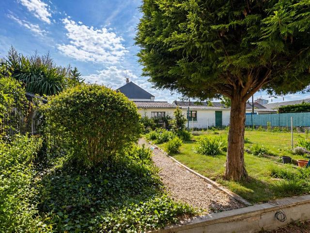 Maison ANGERS 3 chambres avec jardin et dépendance