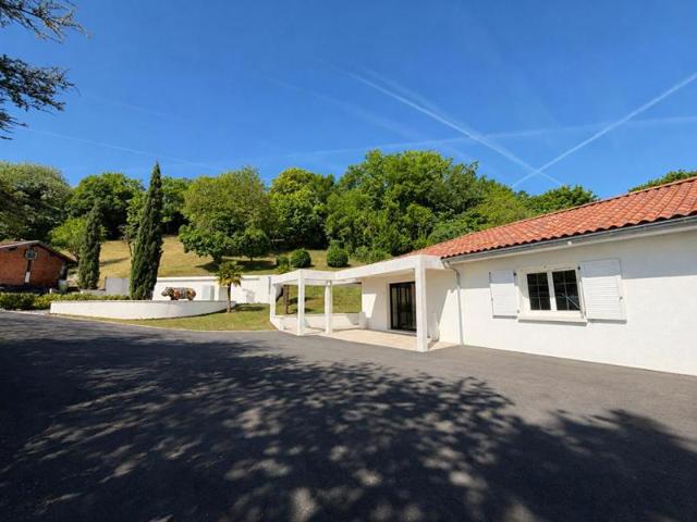 Maison Angouleme 4 pièce s 154m2