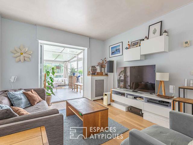 Maison années 50 avec jardin et double garage