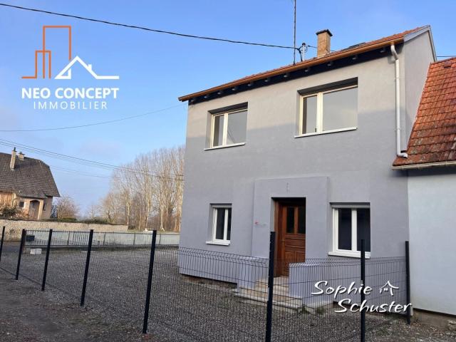 Maison accolée et rénovée sur 3.34 ares