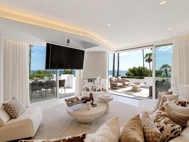 Maison Alcazaba ofrece una oportunidad excepcional en Alcaza. 195m² Estepona