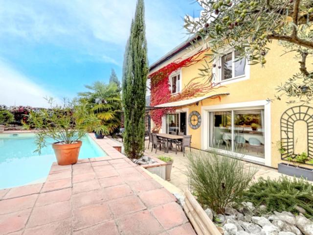 Maison Appartement de 310 m2 8 pièces