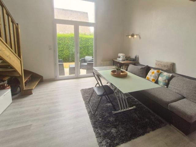 Maison appartement duplex 39 m2 avec petit jardin, coté Avesnières